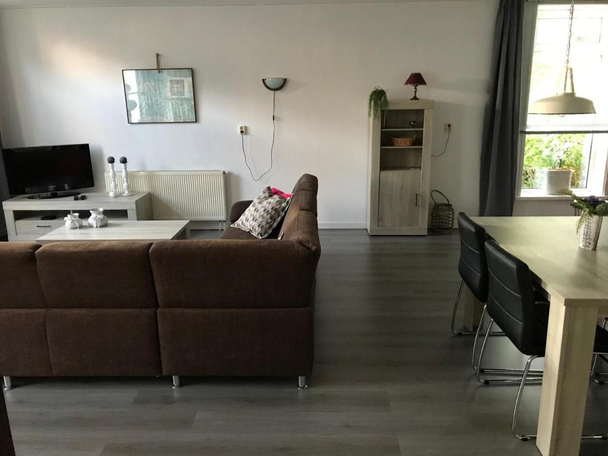 Apartment Aan De Lauwers