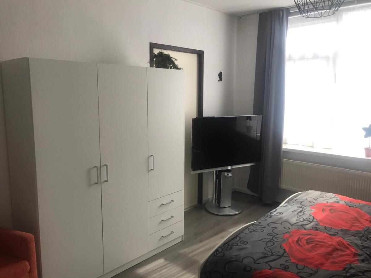 Apartment Aan De Lauwers